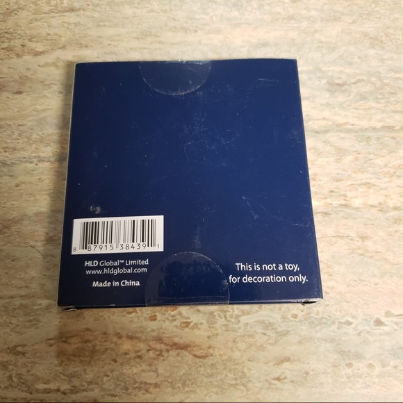 NIB Regent Square Studio Design Christmas ornament - Picture 6 of 6